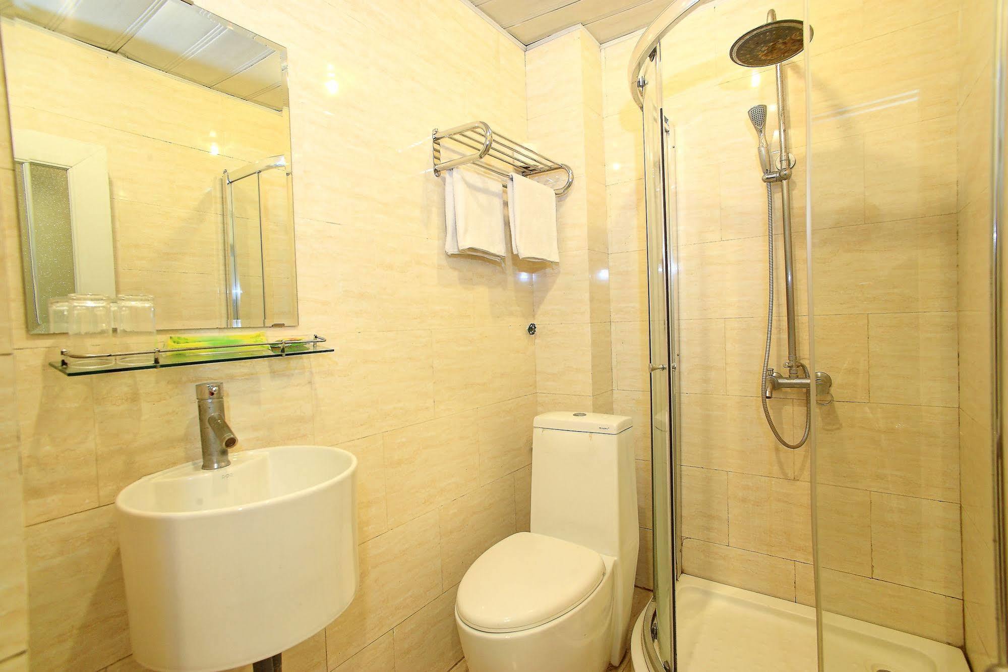 Hanoi Zesty Hotel Buitenkant foto